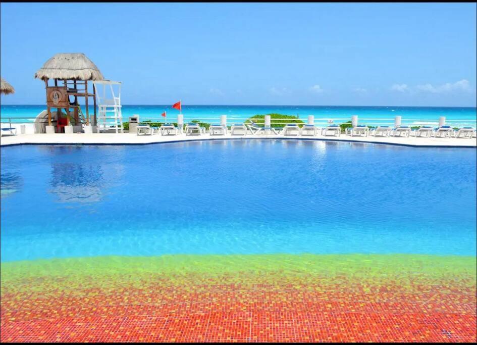 Amazing Beachfront Apartment Cancún Exterior foto